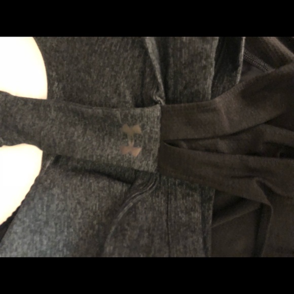 Underarmor tank top - Picture 3 of 3